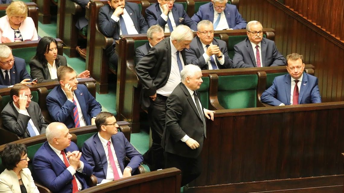 Zjednoczona Prawica podzielona jak nigdy. Będą wybory?