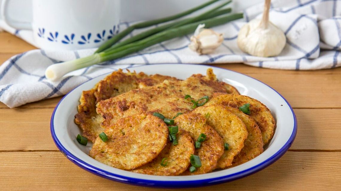 Złociste i chrupiące. Po prostu pyszne. Sprawdzone przepisy na placki