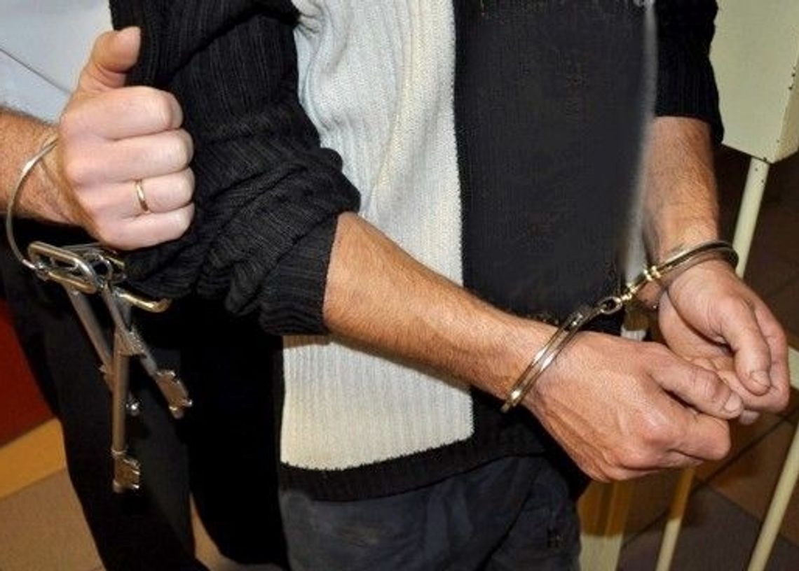 Złodzieje podali się za strażników, zrobili przeszukanie mieszkania Złodzieje podali się za strażników, zrobili przeszukanie mieszkania