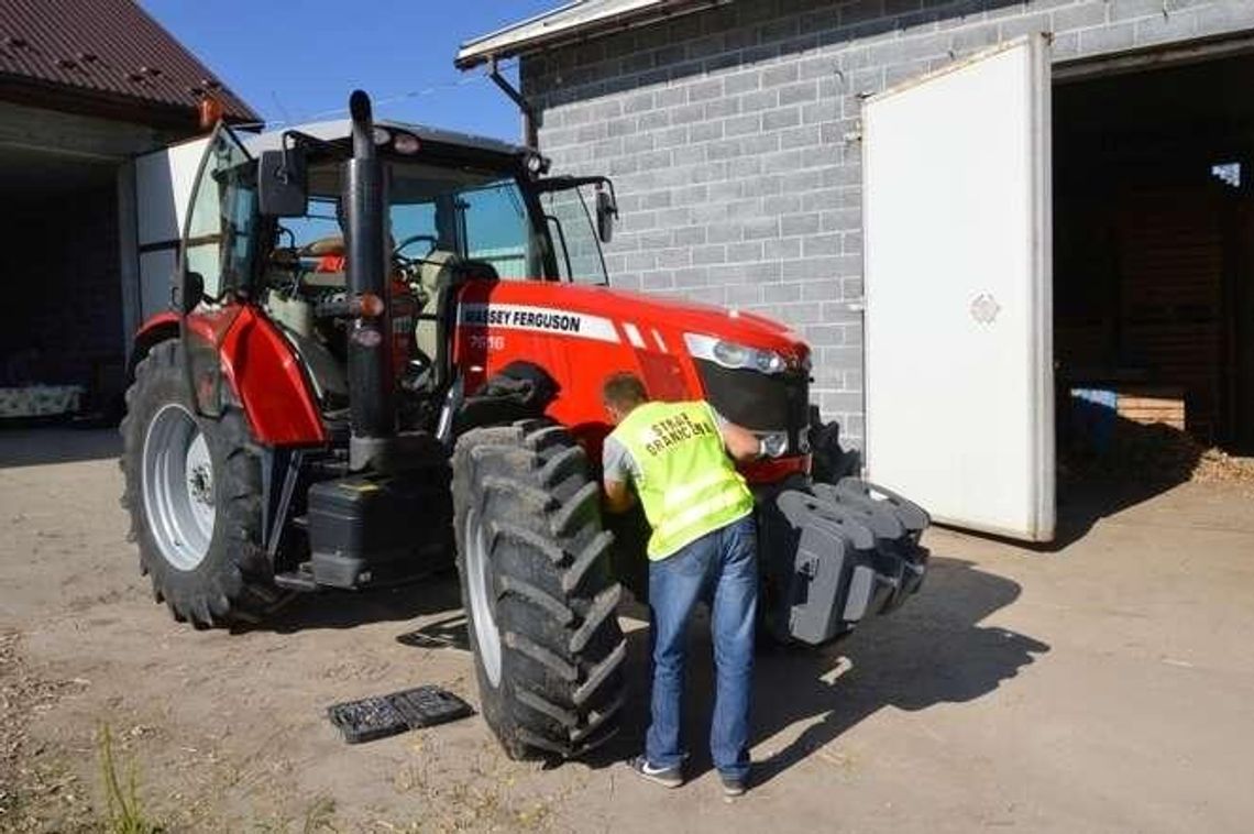 Złodzieje przejechali się na ciągnikach