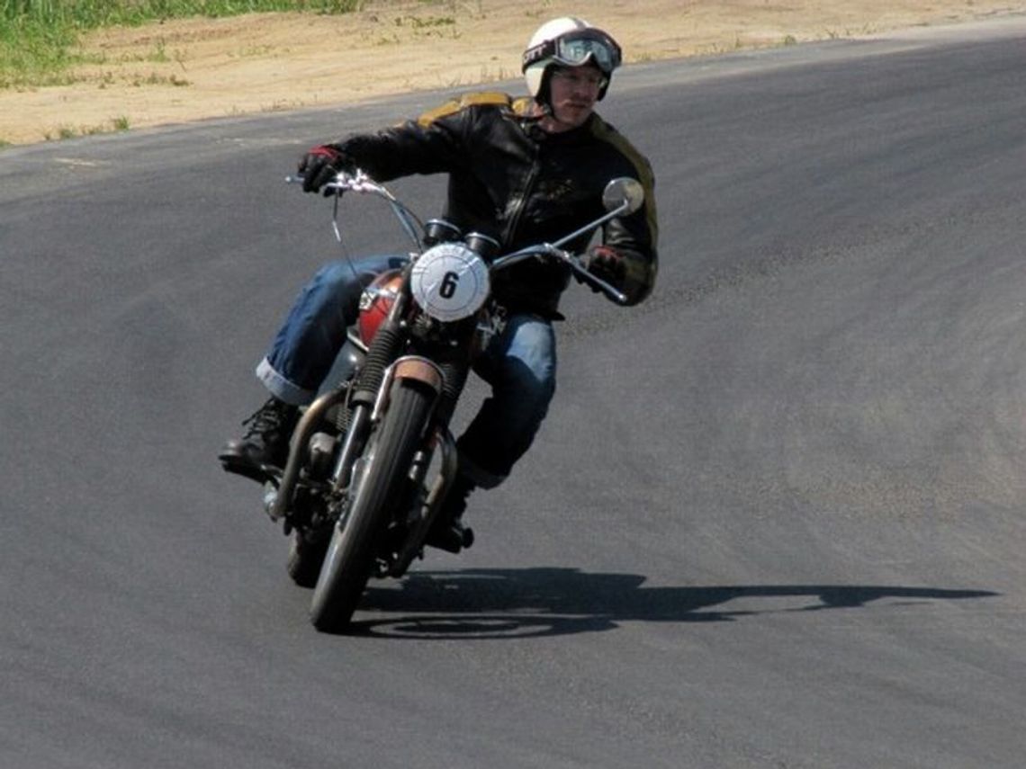 Zlot motocyklowy \"Super-Veteran 2011\" w Lublinie (zdjęcia) Zlot motocyklowy \"Super-Veteran 2011\" w Lublinie (zdjęcia)