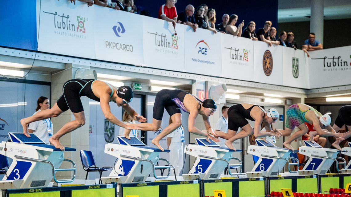 Złoto Adeli Piskorskiej, dyskwalifikacja Laury Bernat i ciekawy I dzień pływackich MP w Lublinie