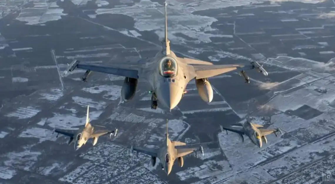 Zmasowany atak na Ukrainę. Wojsko poderwało myśliwce