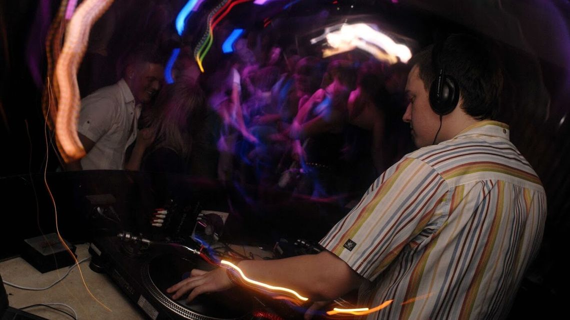 Zmiana obostrzeń. Zjesz popcorn w kinie, pójdziesz na dyskotekę