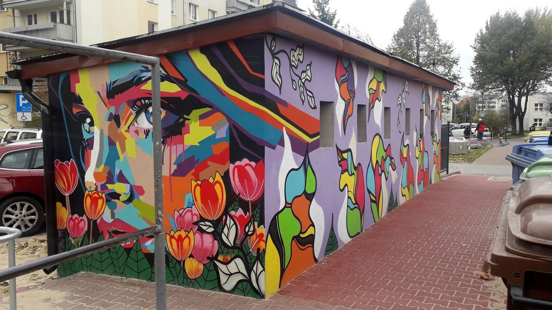 Zmiany na osiedlowych śmietnikach. Znikają schody i ścianki