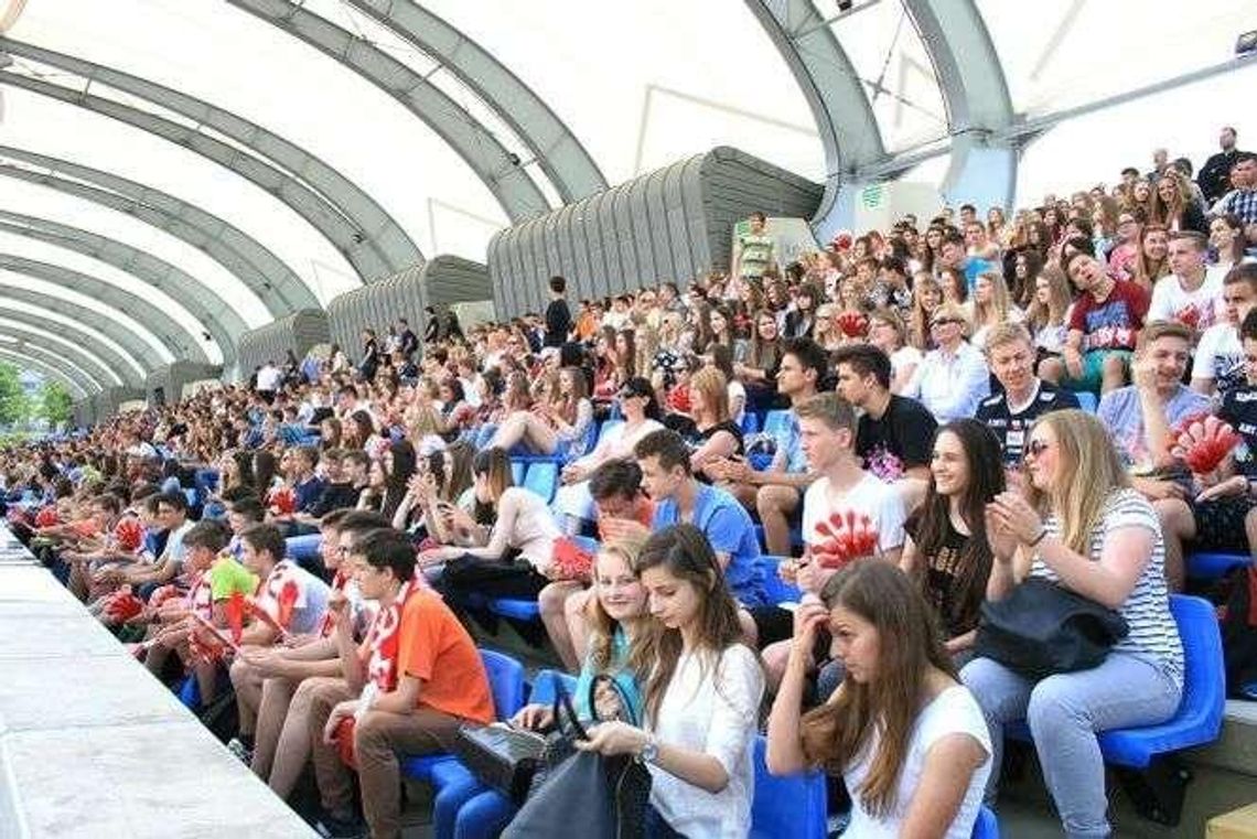 Zmiany na stadionie w Puławach. Nowe krzesła i mocniejsze lampy