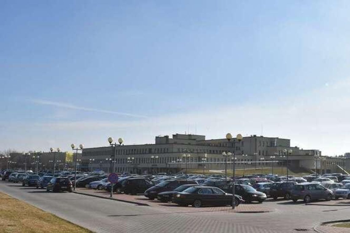 Zmiany przy Szpitalu Powiatowym w Łęcznej. Personel odjedzie, pacjenci zaparkują
