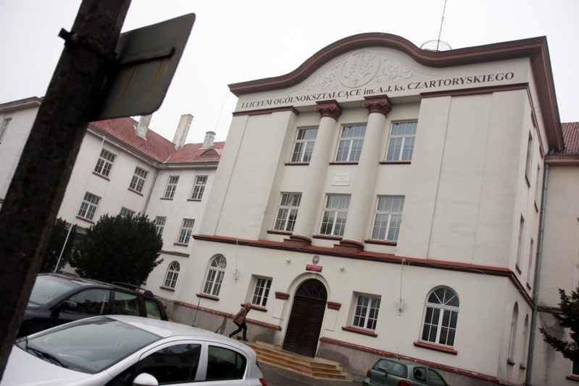 Zmiany w Czartorychu: Będzie remont, uczniowie dostaną karty