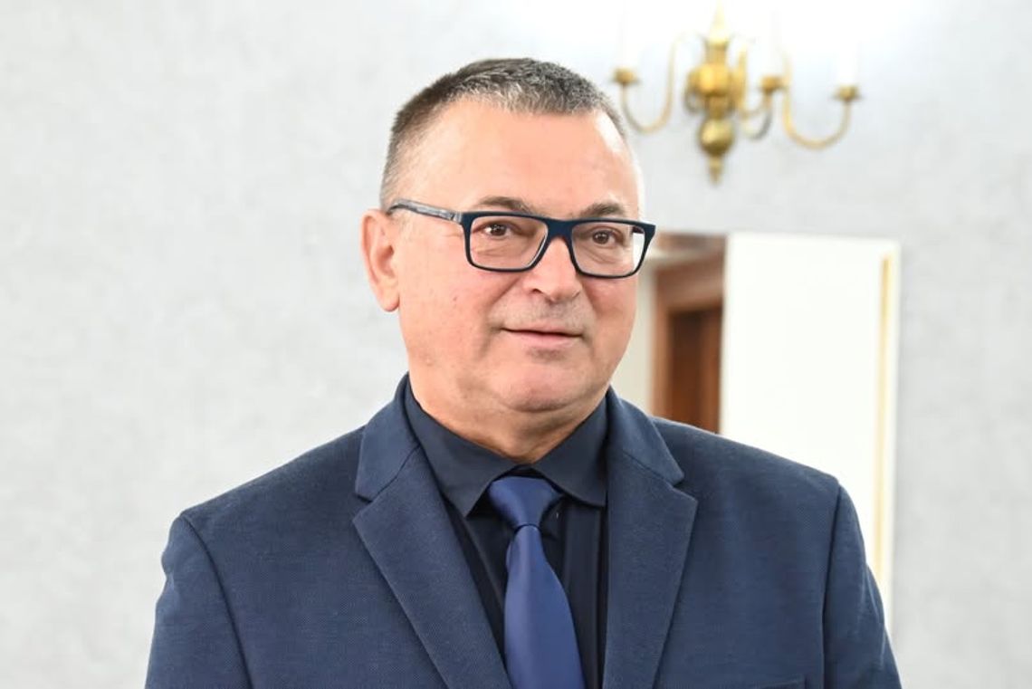Zmiany w dęblińskim Ratuszu. Burmistrz ma nowego zastępcę Zmiany w dęblińskim Ratuszu. Burmistrz ma nowego zastępcę