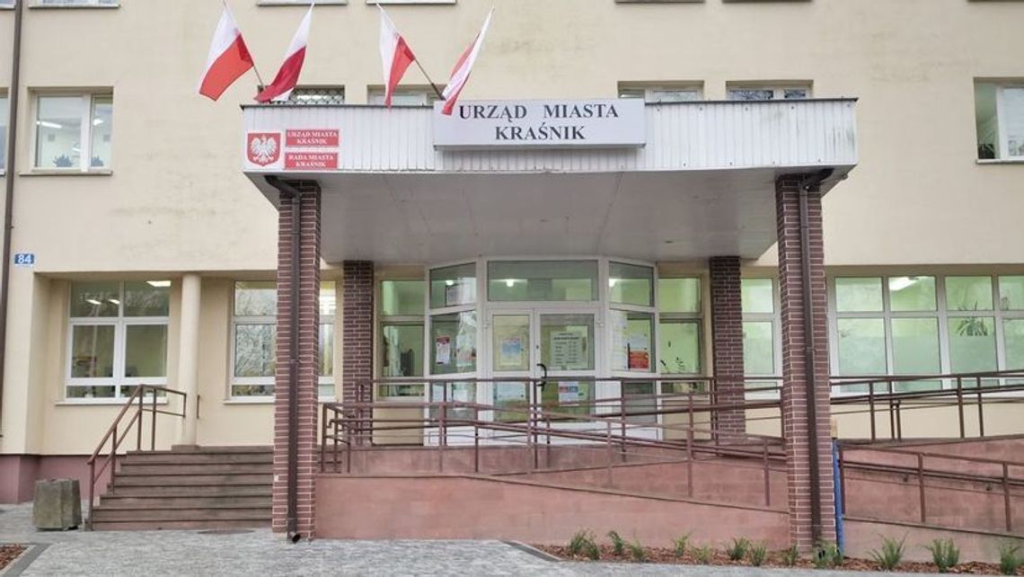 Zmiany w pracy Urzędu Miasta Kraśnik. Jest też pomoc dla seniorów