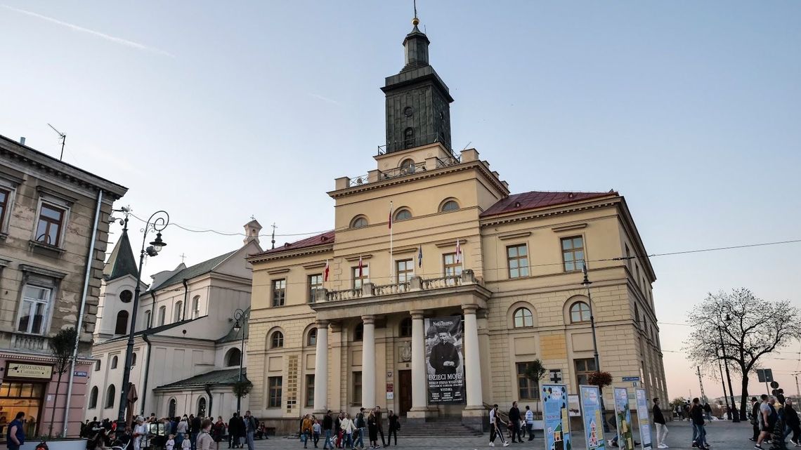 Zmiany w Urzędzie Miasta. Odchodzi dyrektor, którego przed laty uważano za szarą eminencję Ratusza Zmiany w Urzędzie Miasta. Odchodzi dyrektor, którego przed laty uważano za szarą eminencję Ratusza