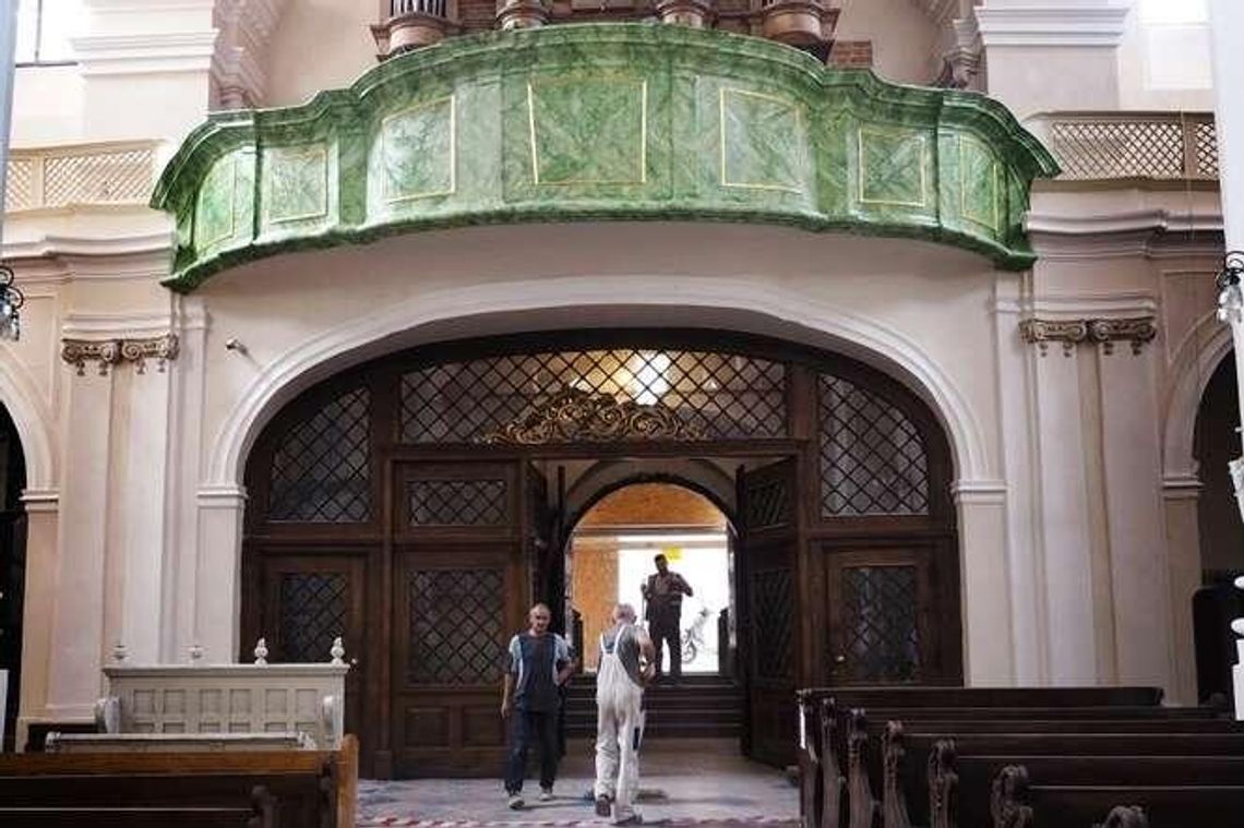 Zmienił się kolor chóru w bazylice dominikanów. Co jeszcze zaskoczy wiernych i zwiedzających?