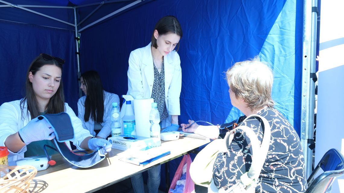 Zmierz ciśnienie i saturację. A potem porozmawiaj o swoim zdrowiu Zmierz ciśnienie i saturację. A potem porozmawiaj o swoim zdrowiu