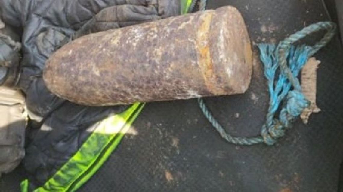 Znalazł niewybuch na polu. Najpierw zabrał go do domu, a potem do straży granicznej