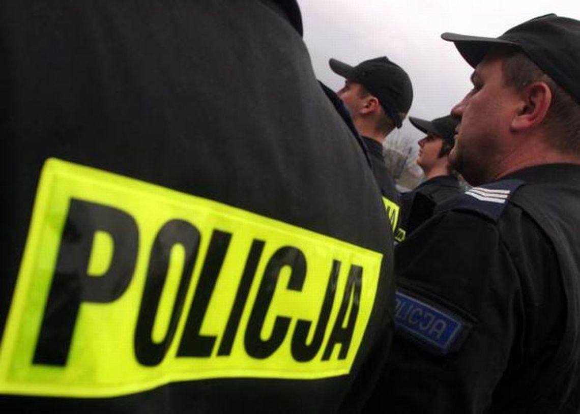 Znalazł niewybuch w lesie i zawiózł go policjantom