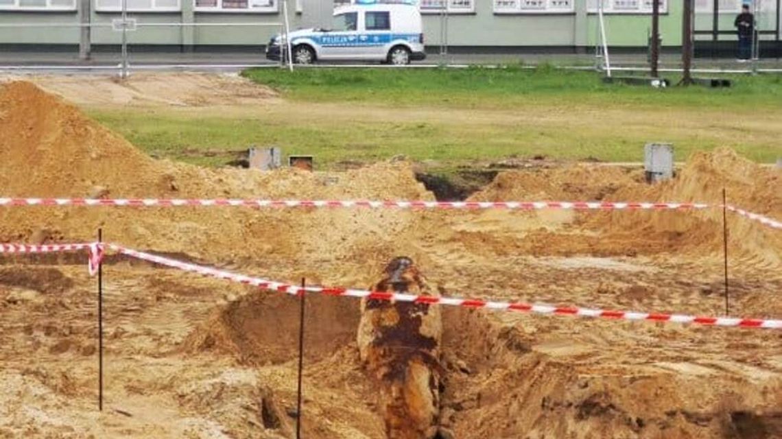 Znaleziono cztery 100-kilogramowe bomby. Trwa ewakuacja mieszkańców w rejonie ulic Sidorskiej i Kąpielowej w Białej Podlaskiej Znaleziono cztery 100-kilogramowe bomby. Trwa ewakuacja mieszkańców w rejonie ulic Sidorskiej i Kąpielowej w Białej Podlaskiej