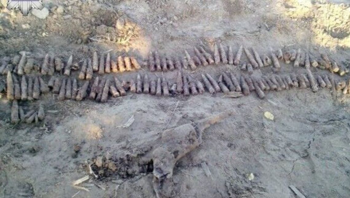 Znalezisko z czasów wojny w szczerym polu. Na miejscu działali saperzy 