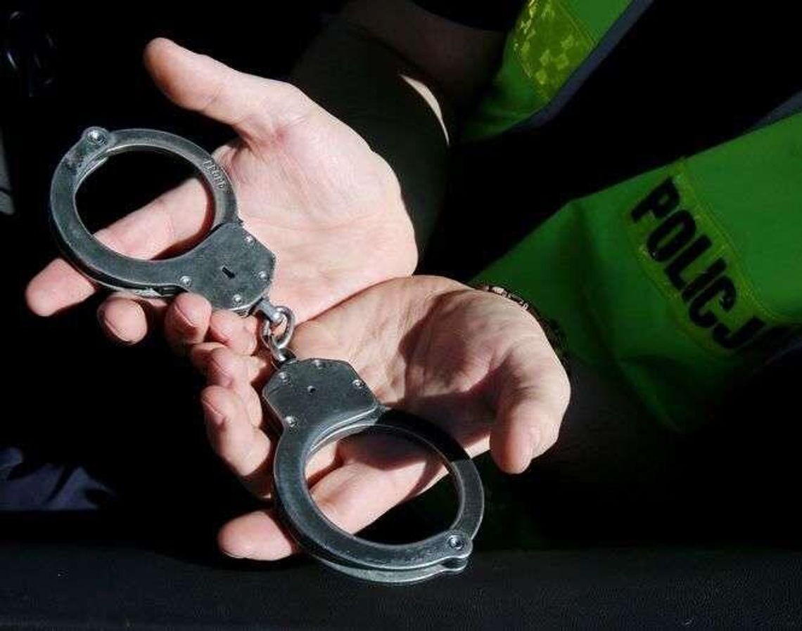 Znaleźli mefedron i marihuanę w mieszkaniu 20-latka