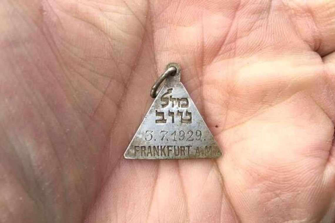 Znaleźli zawieszkę na terenie byłego obozu w Sobiborze. Wiadomo do kogo należała Znaleźli zawieszkę na terenie byłego obozu w Sobiborze. Wiadomo do kogo należała