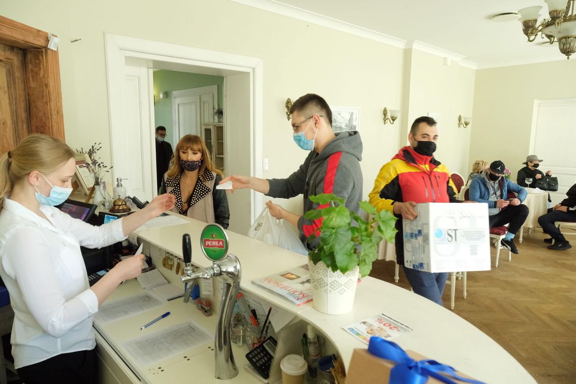 Znana lubelska restauracja stara się przeżyć. Od pół roku gotują prawie za darmo