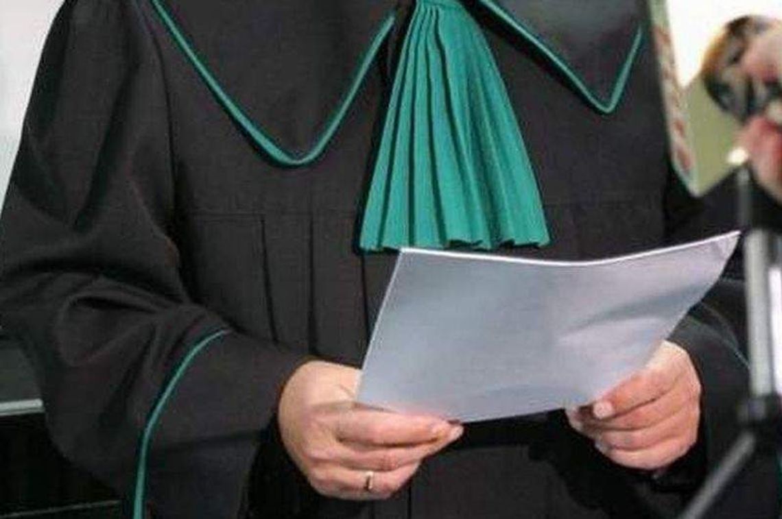 Znany adwokat wyrzucony z zawodu za oszukiwanie klientów