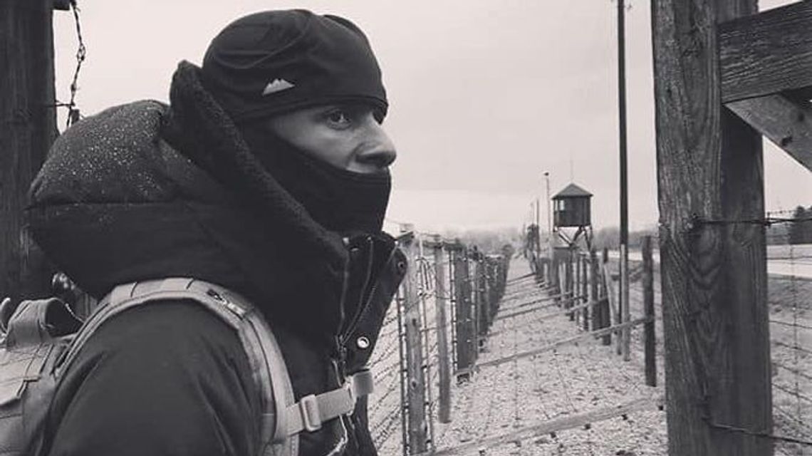 Znany koszykarz NBA w Muzeum na Majdanku. "Niech lekcje z przeszłości nauczą nas miłości, a nie nienawiści"