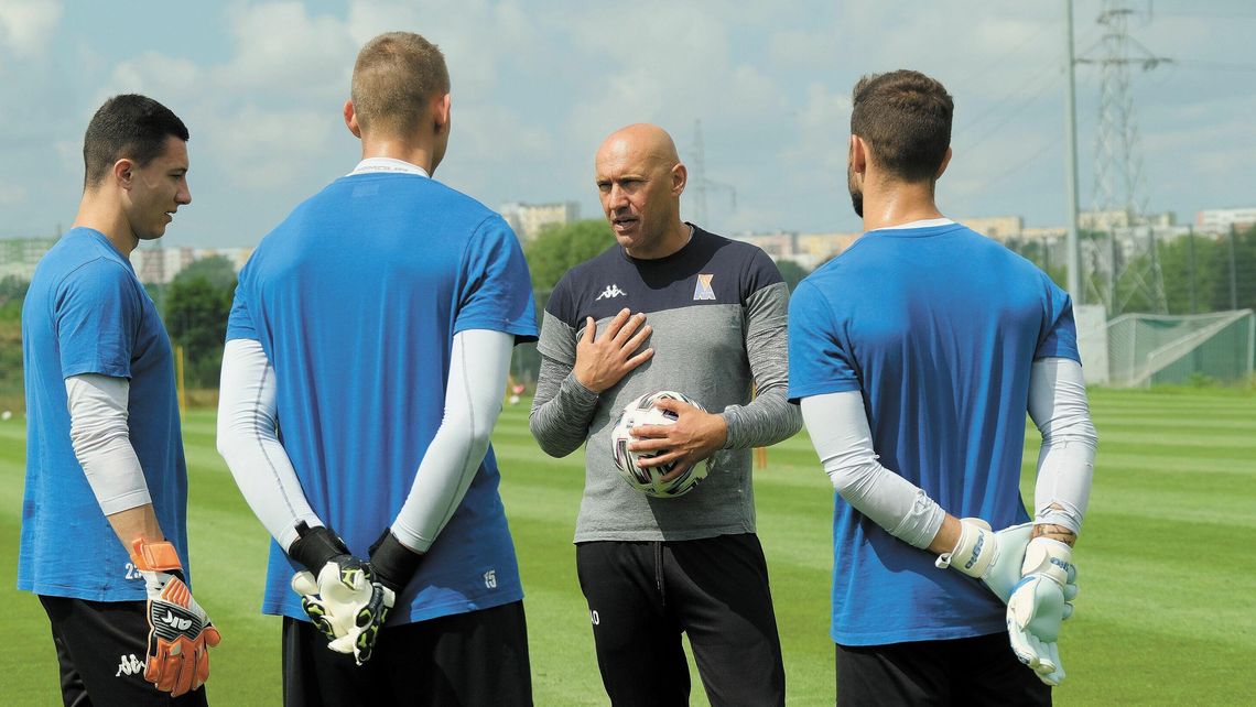 Znany piłkarz, radny PiS zameldował się u starosty. Ale czy naprawdę tam mieszkał?