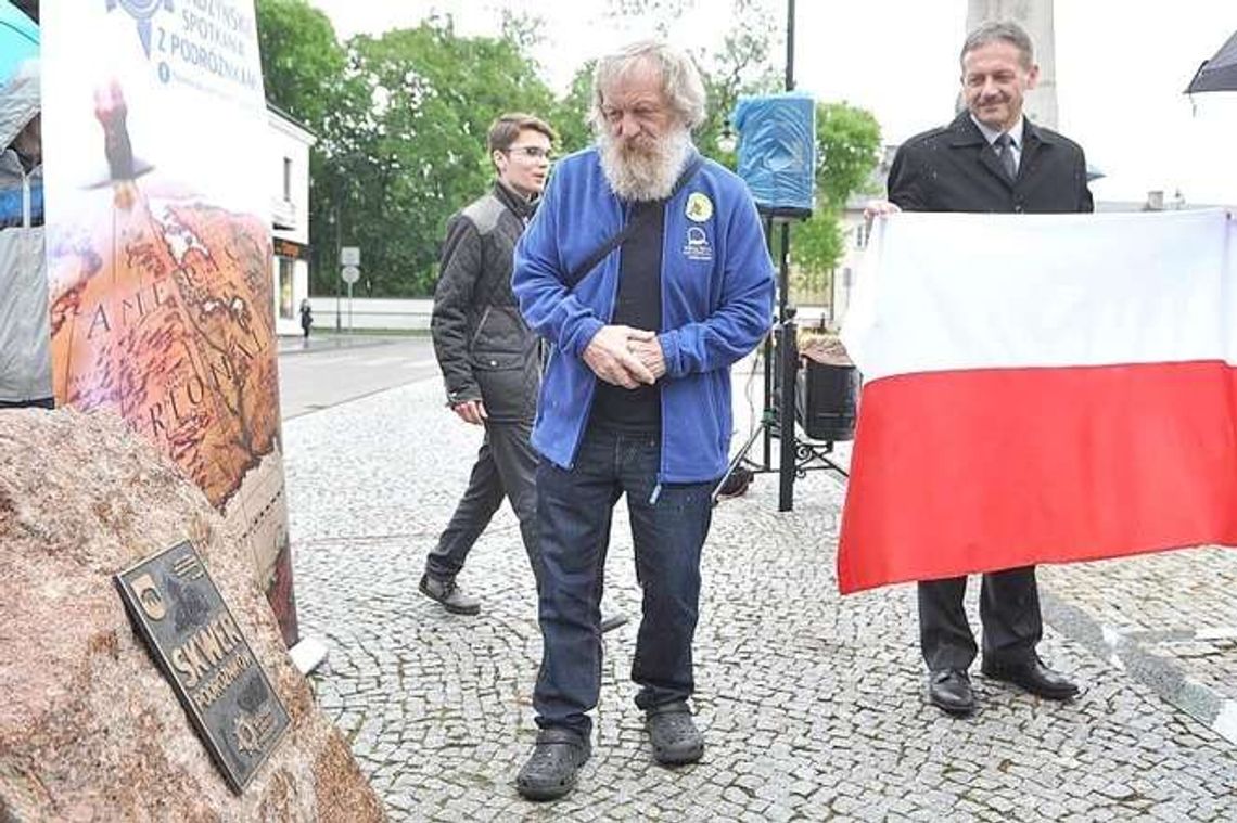 Zniknął kamień ze Skweru Podróżników. Nie było zezwolenia