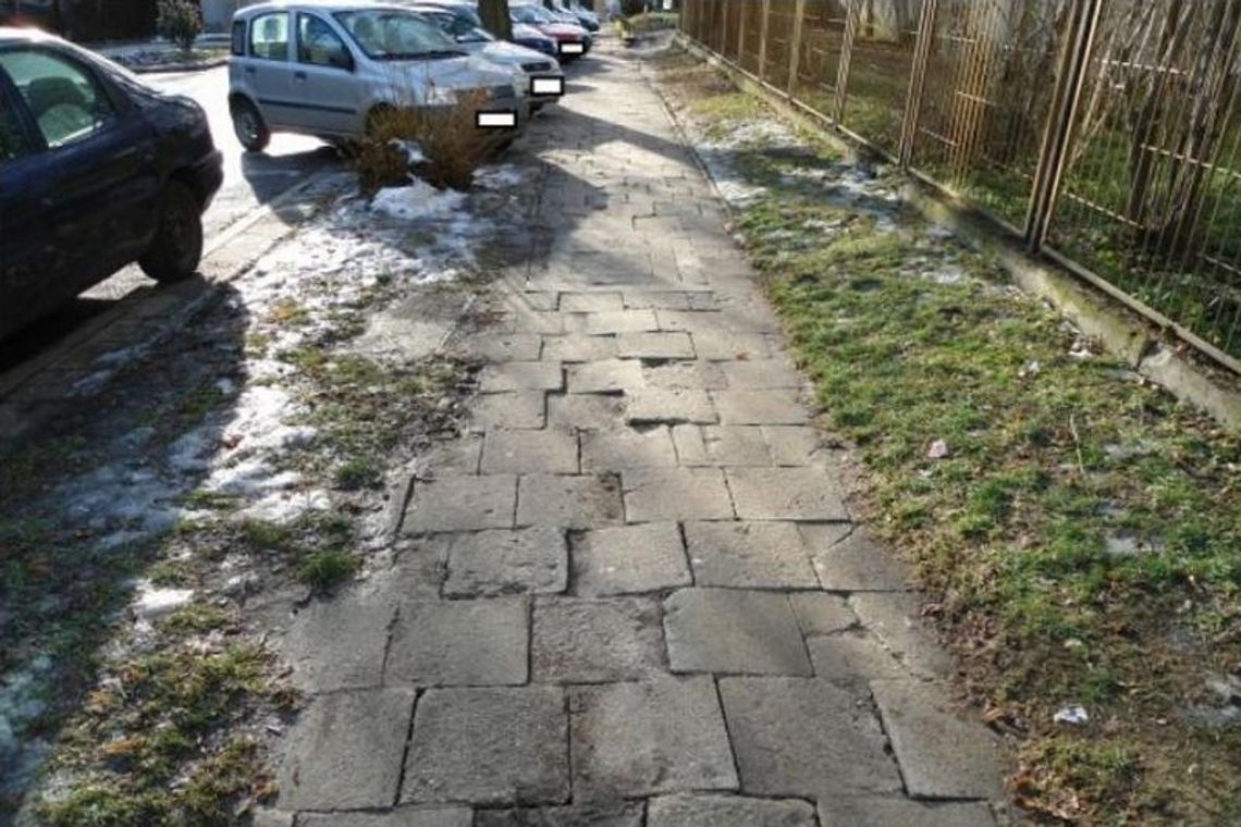 Zniszczone chodniki w centrum Lublina Zniszczone chodniki w centrum Lublina