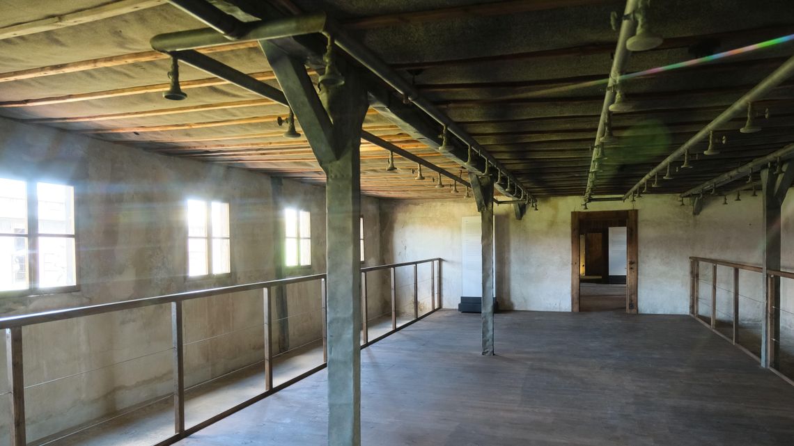 Znów można zwiedzać barak łaźni męskiej i bunkier z komorami gazowymi. Odkrycia podczas remontu