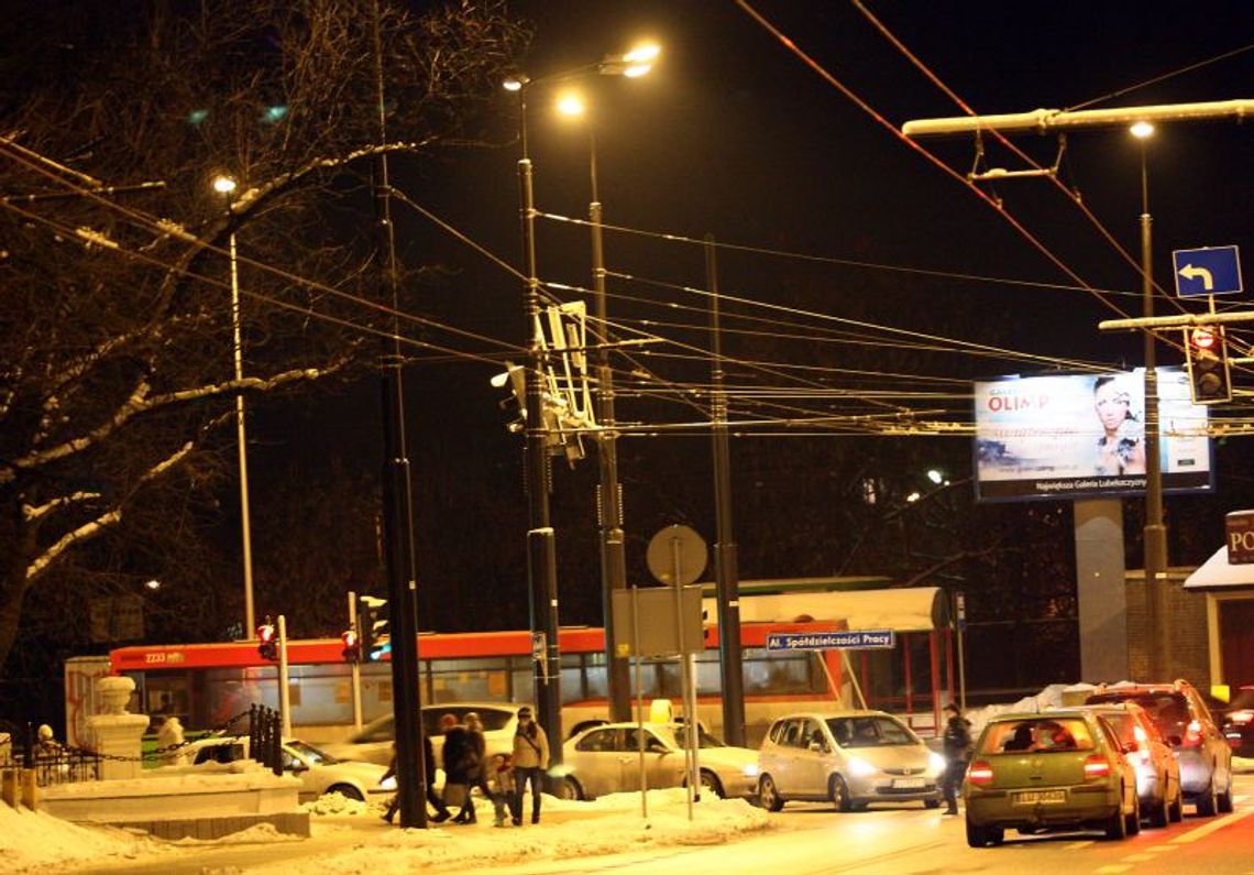 Znowu zamkną skrzyżowanie na rogatce lubartowskiej. Bo wygięły się słupy