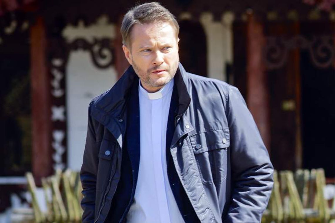 Zobacz, co Artur Żmijewski robi w podlaskiej wsi (zdjęcia)