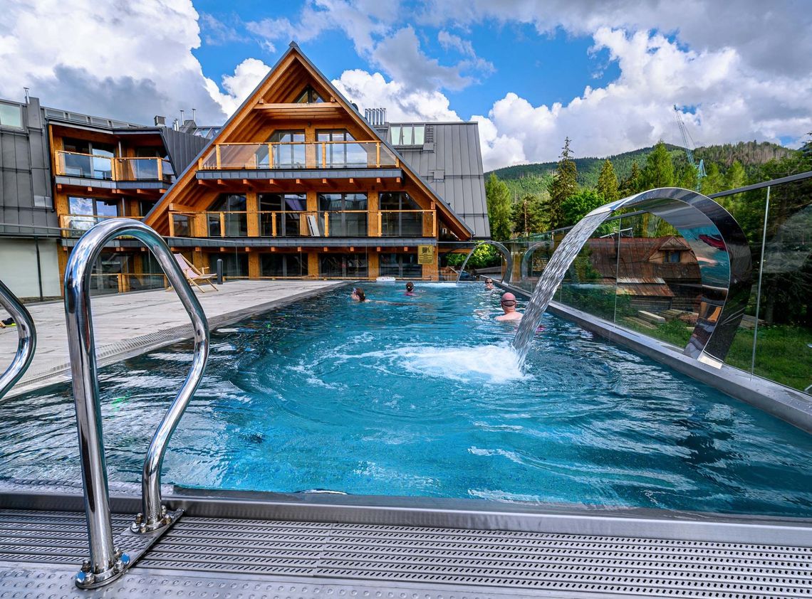 Zobacz, jak aparthotel w Zakopanem zmienia wyjazd w góry w prywatne spa apartamenty royal resort