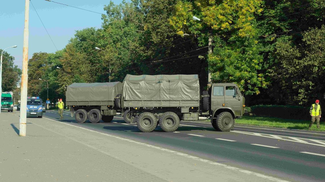 Żołnierze zaczynają manewry. Uwaga na wojskowe kolumny