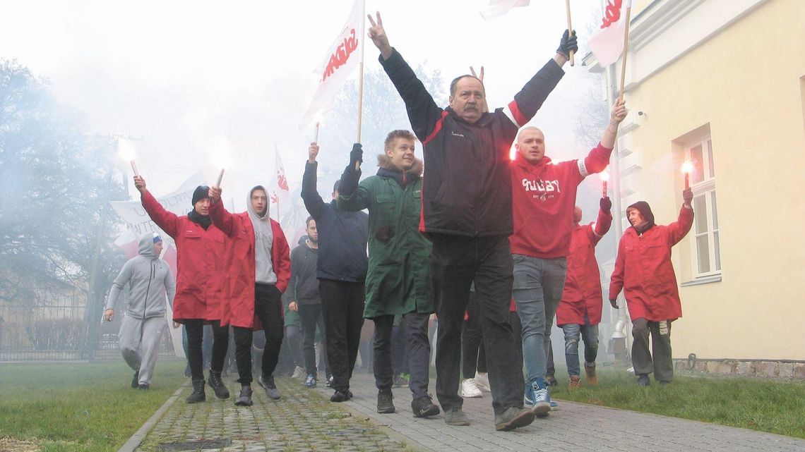 ZOMO rozgoniło demonstrantów. "Niektórzy czasem za mocno wczuwają się w rolę"