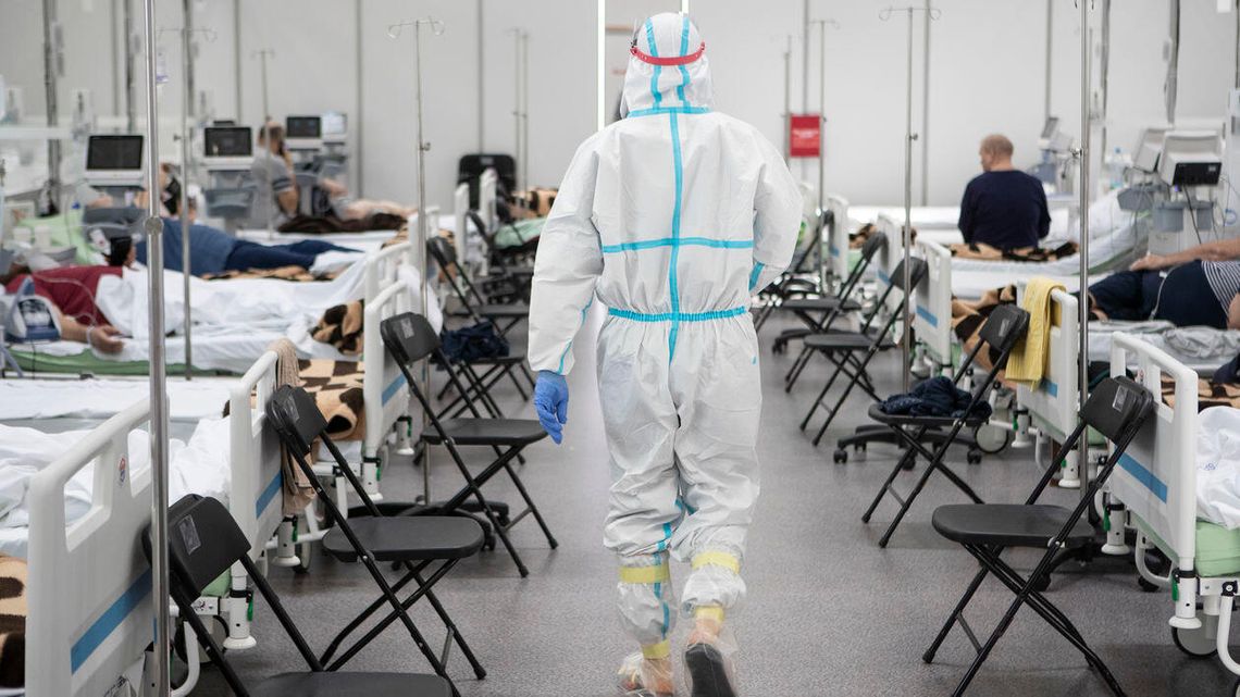 Żona trafiła tu wcześniej, leży dwa rzędy dalej. Byliśmy w szpitalu tymczasowym w Lublinie