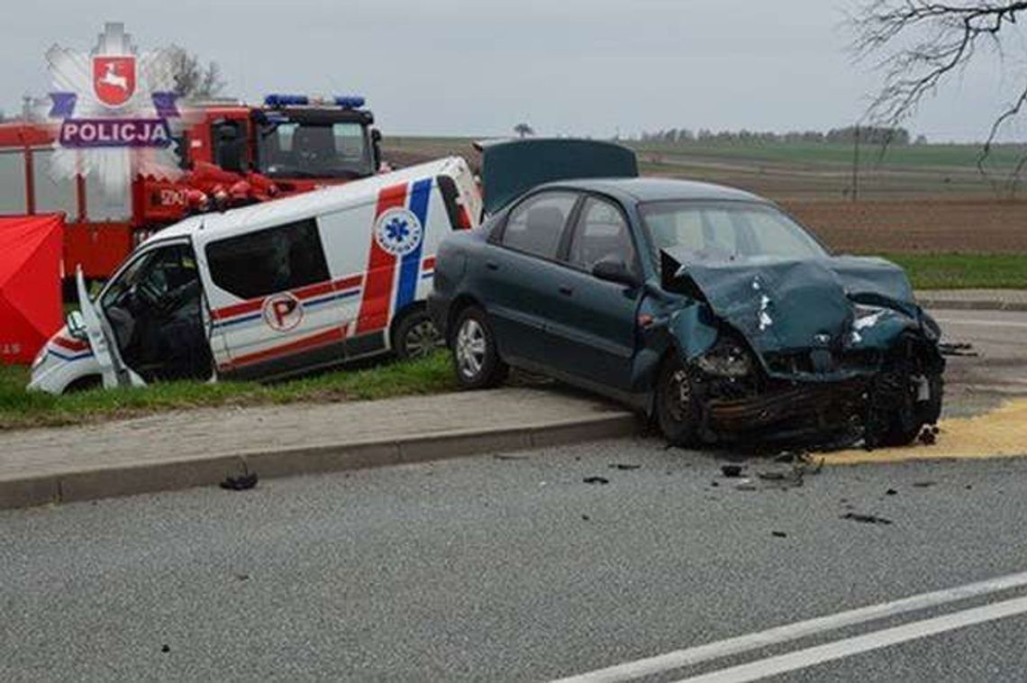 Zosin: Karetka zderzyła się z samochodem. Zginęła pacjentka