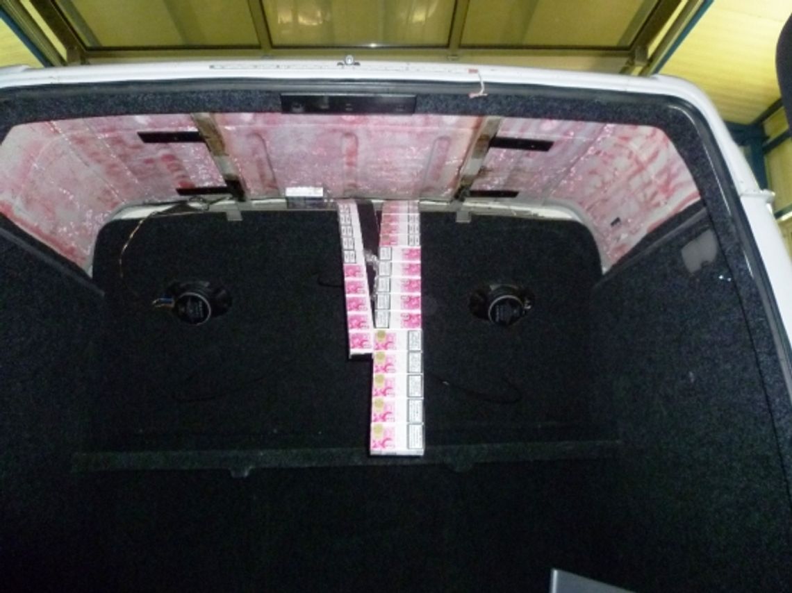 Zosin: Papierosy ukryte w dachach mercedesów