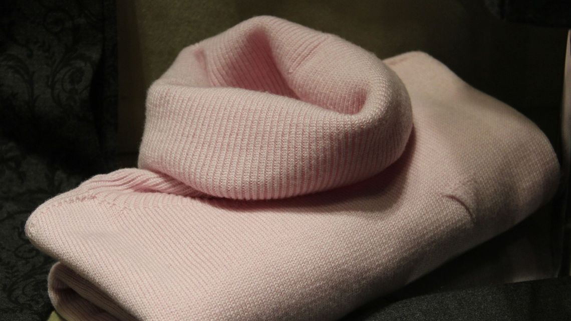 Została ze swetrem. Z konta zniknęły 3 tysiące złotych