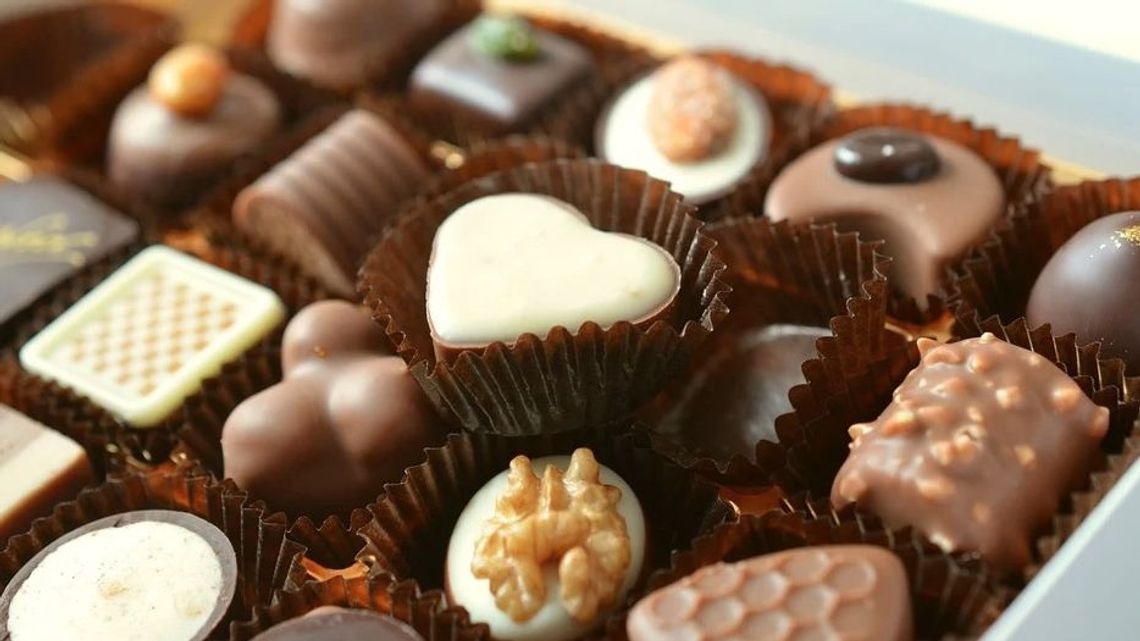 Zostali dyscyplinarnie zwolnieni z pracy. Zawiadomienie o tym znaleźli w pudełkach po czekoladkach