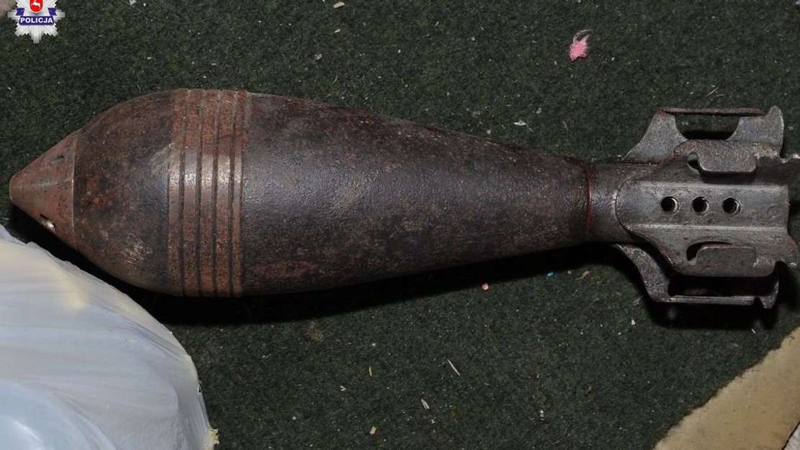 Zostawił byłej żonie nielegalny arsenał, m.in. pocisk moździerzowy. Wezwała policję