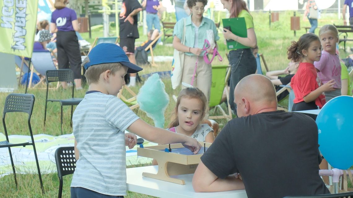 Zrelaksujesz się na placu Litewskim Zrelaksujesz się na placu Litewskim