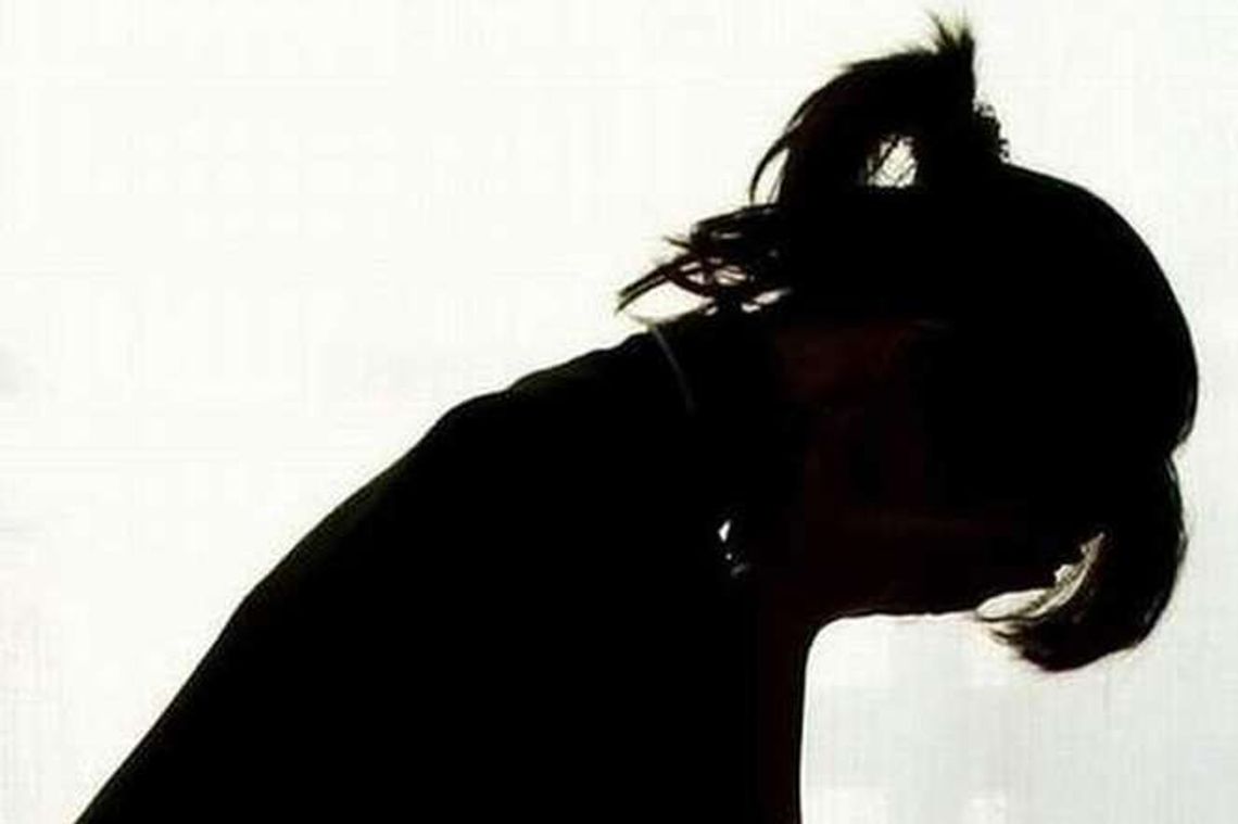 Zrobił z dziewczyny seksualną niewolnicę. Popełniła samobójstwo