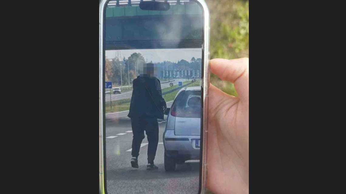 Zrobiła mu zdjęcie, gdy próbował uciec przed odpowiedzialnością Zrobiła mu zdjęcie, gdy próbował uciec przed odpowiedzialnością