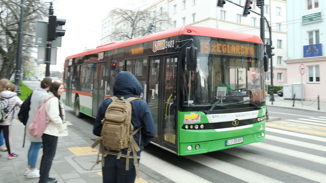 ZTM uruchamia dodatkowe kursy komunikacji miejskiej i zmienia rozkład jednej linii 