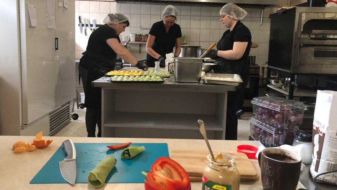 Zupa za 7 zł i danie za 20 zł. Startuje nowy lokal o nietypowej nazwie "22 400 restauracja" Zupa za 7 zł i danie za 20 zł. Startuje nowy lokal o nietypowej nazwie "22 400 restauracja"