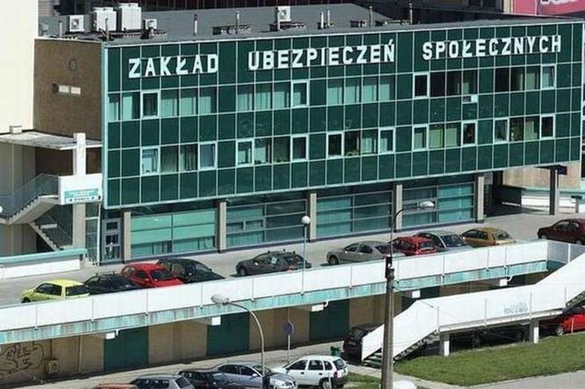 ZUS. Biznes woli e-urząd, Kowalski „okienko”