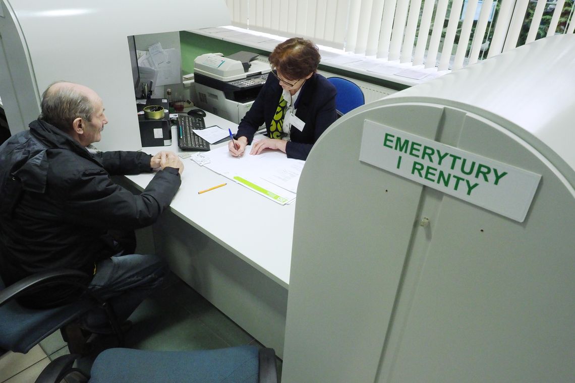 ZUS zmienia legitymacje emeryta i rencisty. Od 13 lipca nowy wzór dokumentu ZUS zmienia legitymacje emeryta i rencisty. Od 13 lipca nowy wzór dokumentu