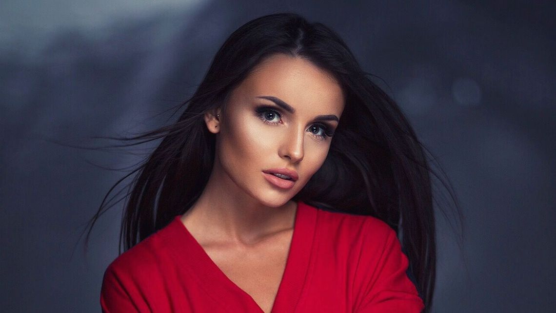 Żużlowa podprowadzająca Miss Startu PGE Ekstraligi. Sukces Klaudii Kraski z Lublina