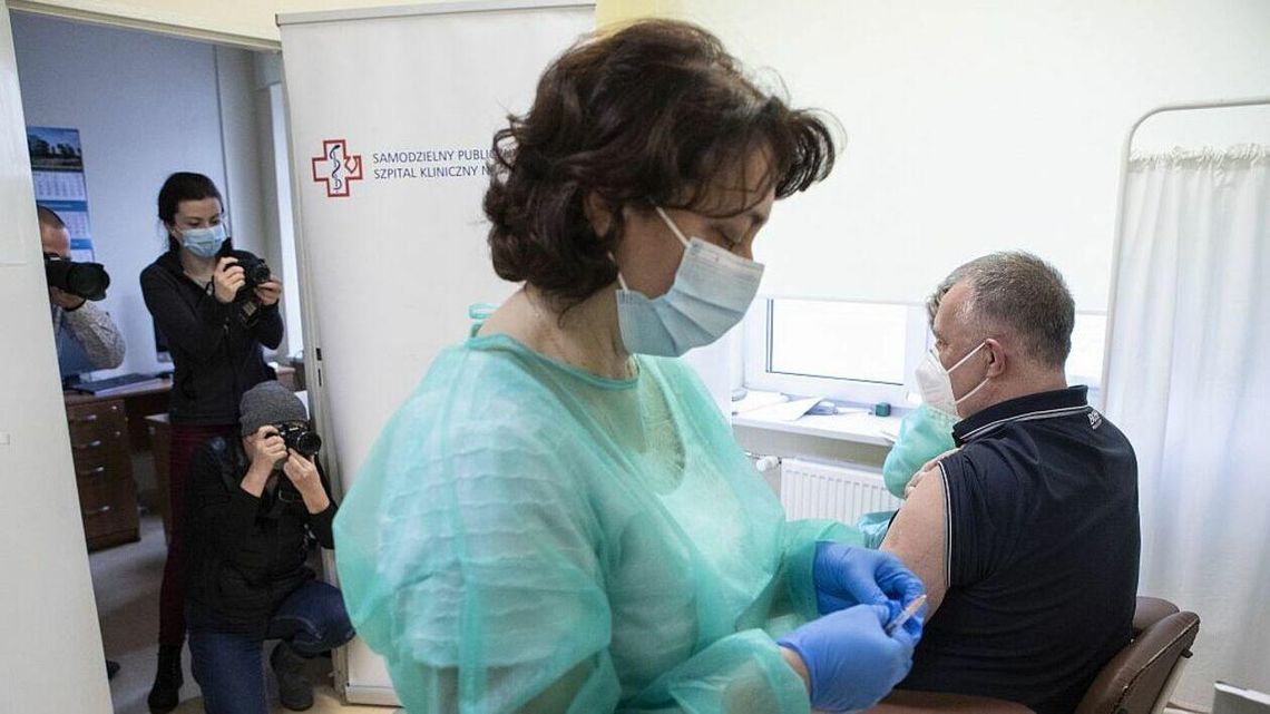 Związkowcy jasno. Są przeciwko obowiązkowym szczepieniom